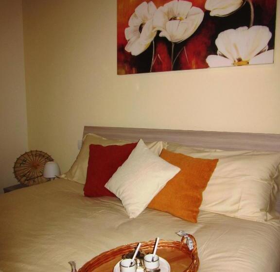 اتاق راحتی سه تخته, Le Gemme Di Perugia   Alloggi In Centro Storico   Via Della Cupa / Via Della Luna