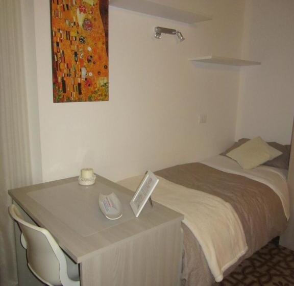 اتاق راحتی سه تخته, Le Gemme Di Perugia   Alloggi In Centro Storico   Via Della Cupa / Via Della Luna