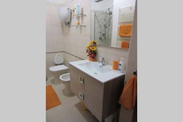 اتاق راحتی سه تخته, Le Gemme Di Perugia   Alloggi In Centro Storico   Via Della Cupa / Via Della Luna