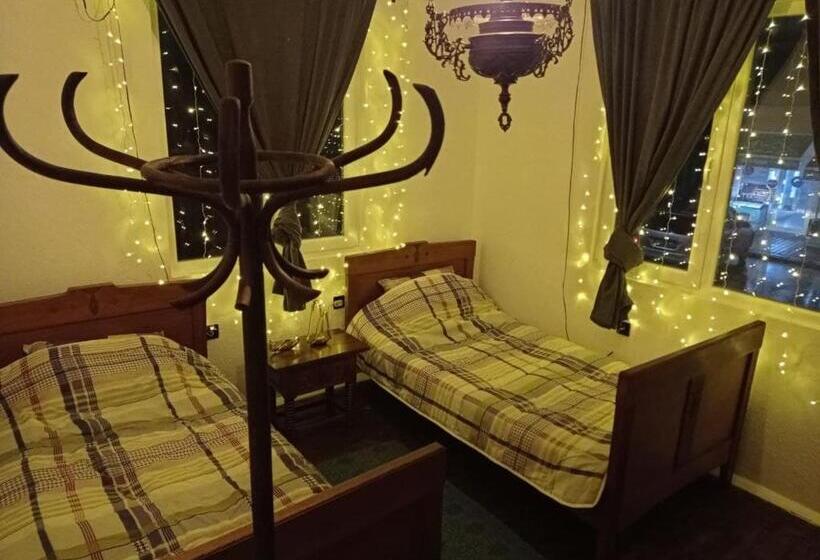 Кровать в Общей Комнате, Princess Guesthouse