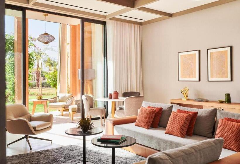 Deluxe Suite King Bed