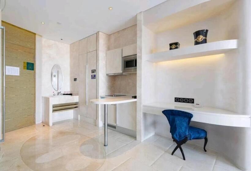 חדר סטנדרט נוף לים עם מרפסת, Sanya Romantic Journey Sea Resort & Spa