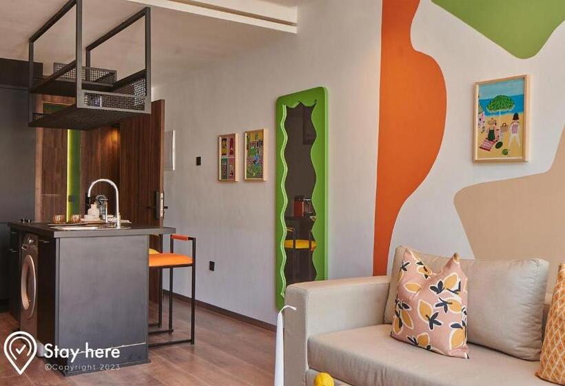 带1个卧室的带阳台的公寓, Stayhere Cil