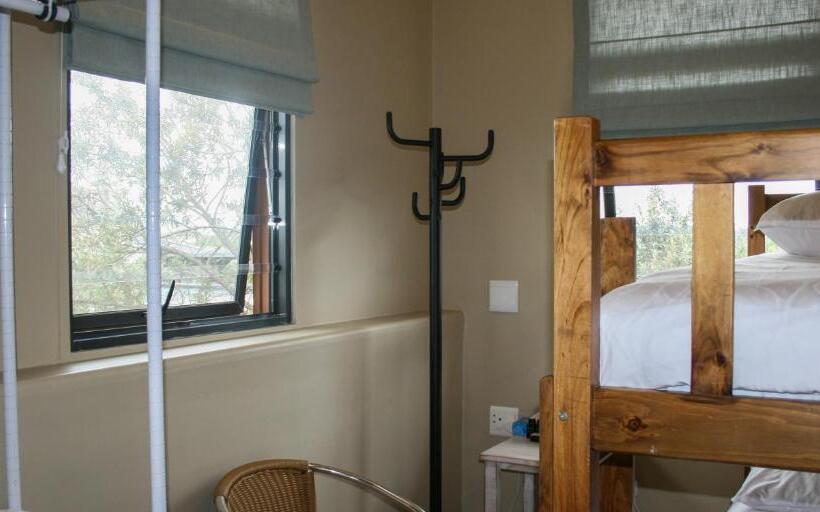 Трехместный Номер Стандарт с Балконом, Adventure Pads & Basecamp At Pezula Knysna