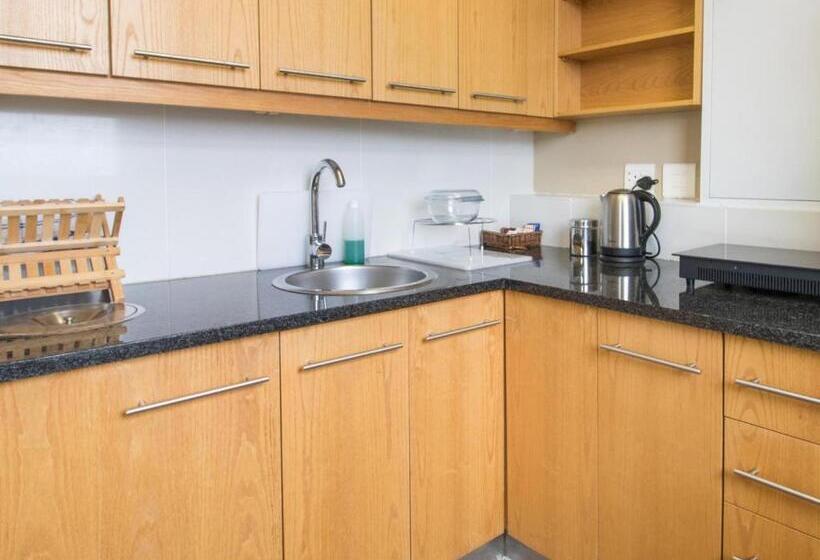 غرفة قياسية ثلاثية مزودة بشرفة, Adventure Pads & Basecamp At Pezula Knysna