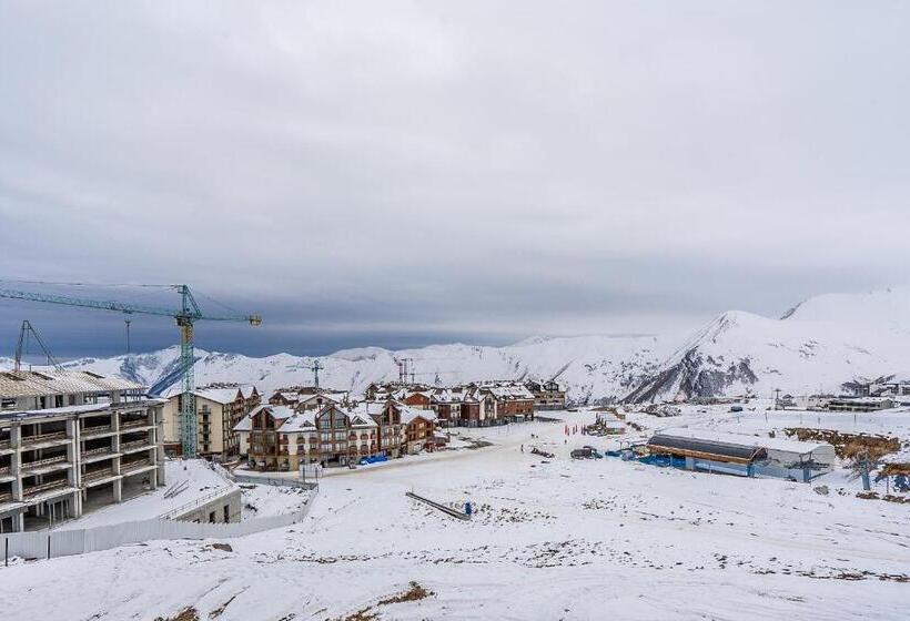 استودیو خانوادگی, Atrium Exclusive   Ski4life