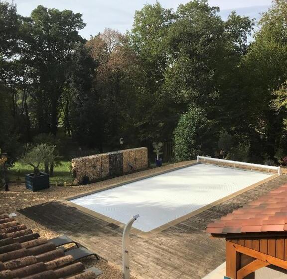 Номер Стандарт, B&b Perles De Montfort