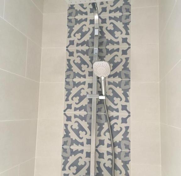 スタンダードルーム, Chez Mary Elise