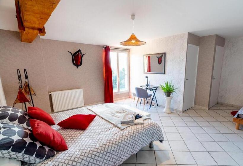 スタンダードトリプルルーム, La Closerie Du Chêne Bleu