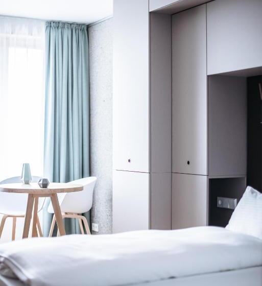 شقة غرفة واحدة, Felsen8