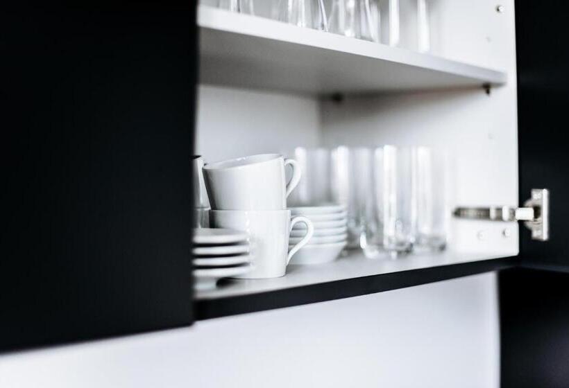 شقة غرفة واحدة, Felsen8