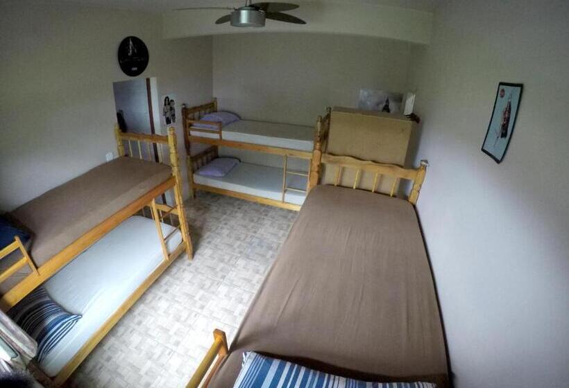 سرير فى غرفة مشتركه, Hostel Da Ilha De Sao Francisco Do Sul