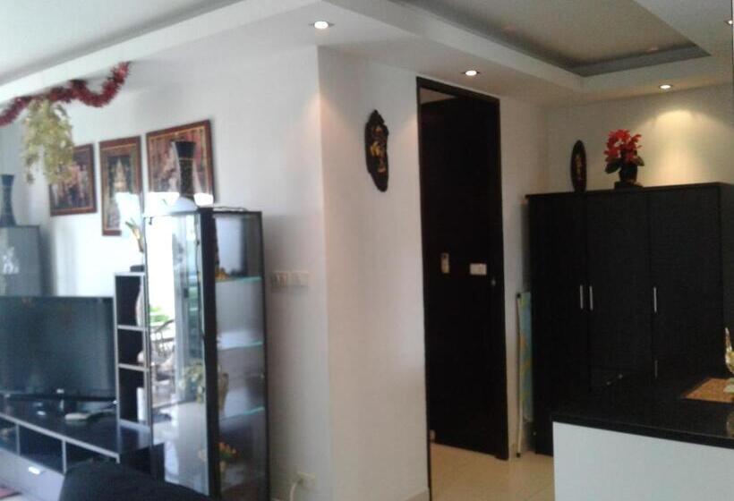 Номер Стандарт с Балконом, Apartments Sea View Wongamat Privacy Condo