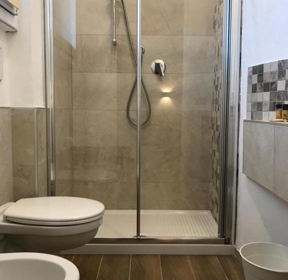 חדר סטנדרט, Cambogia