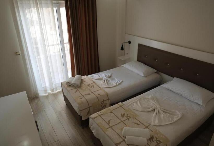 غرفة قياسية إطلالة جانبية علي البحر, Helia