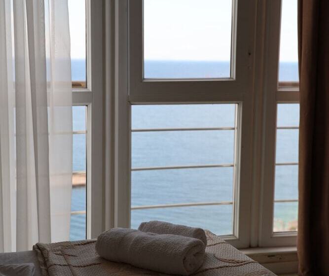 غرفة قياسية رباعية مطلة على البحر, Helia