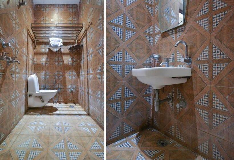 Klassiskt Trippelrum, Oyo Kapoor Villa