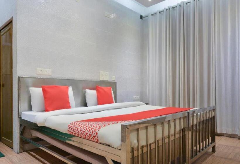 Klassiskt Trippelrum, Oyo Kapoor Villa