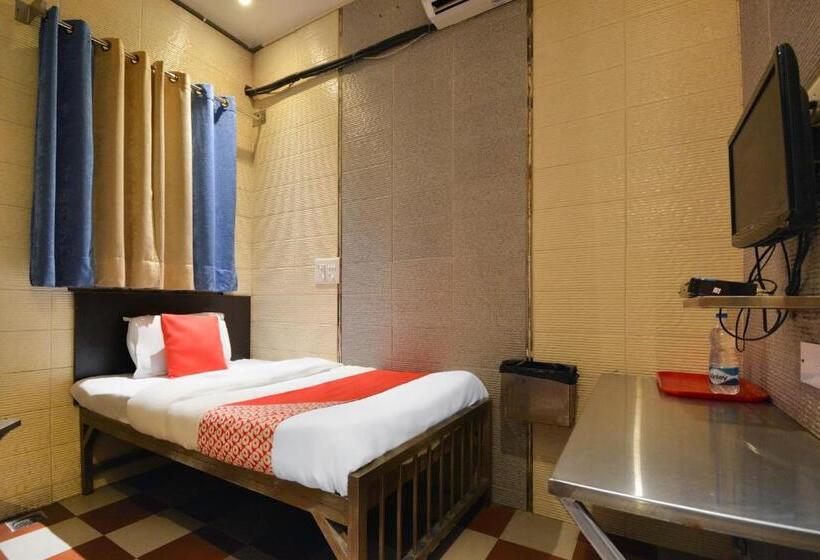 Klassiskt Trippelrum, Oyo Kapoor Villa