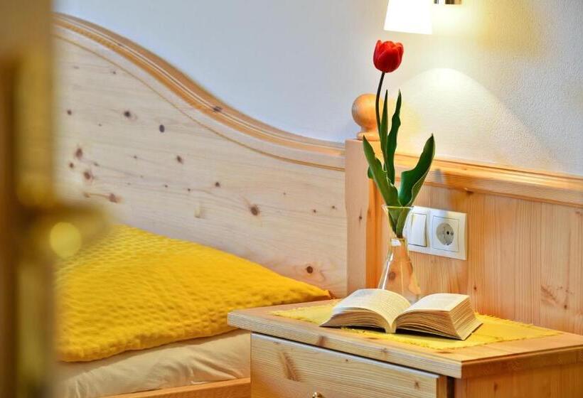 Номер Стандарт, Saderhof