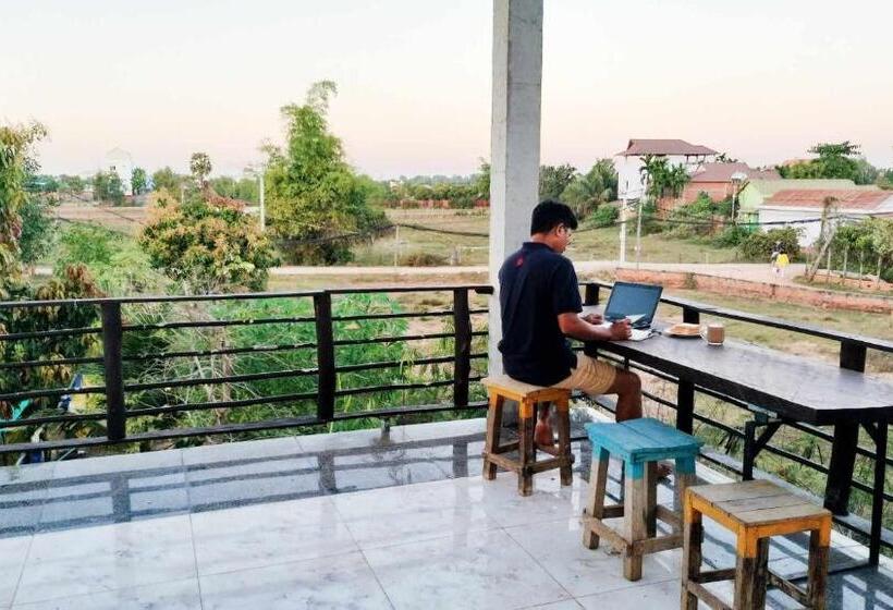 חדר לארבעה סטנדרטי עם מרפסת, Urban Farmhouse