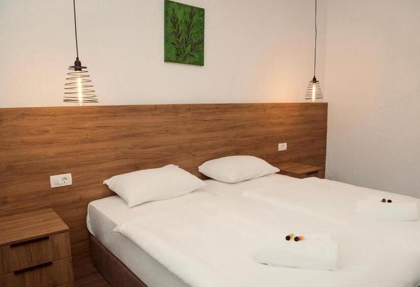 اتاق استاندارد, Varoš čaršija