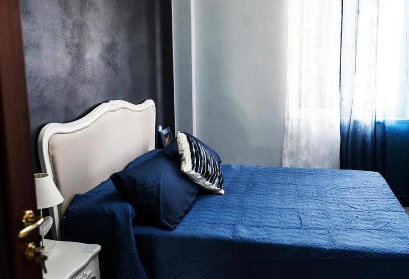 带共用浴室的标准房间, Informis B&b