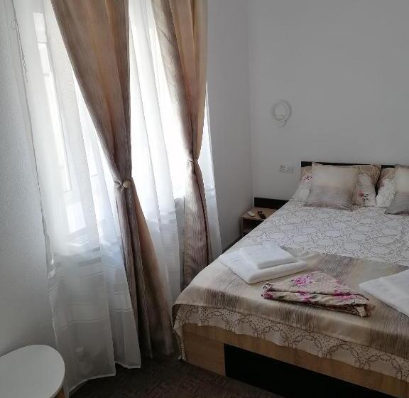 דירת שני חדרים, Apartament ștefi