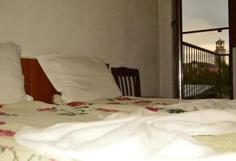 スタンダードルーム, Baba Dora Guesthouse