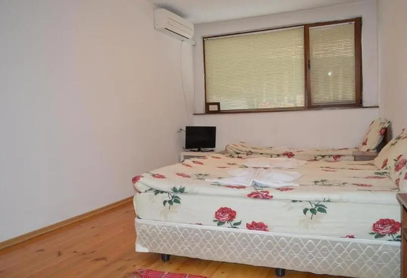エコノミートリプルルーム, Baba Dora Guesthouse