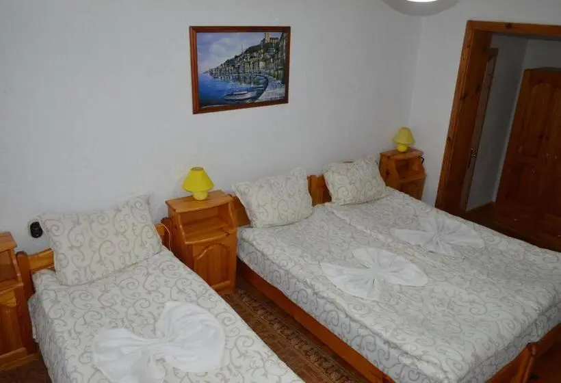 エコノミートリプルルーム, Baba Dora Guesthouse