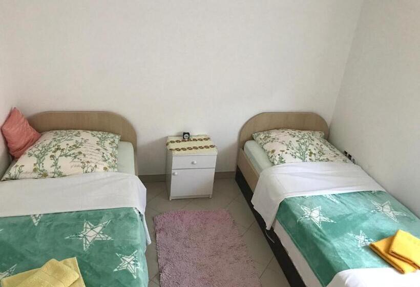 标准间, Guesthouse Rebel