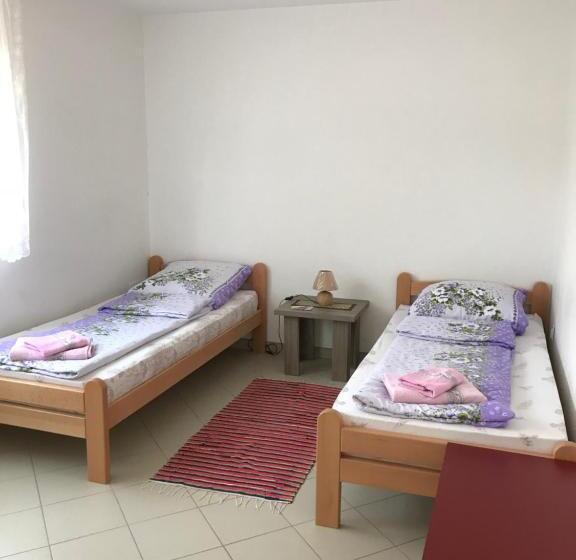 标准间, Guesthouse Rebel