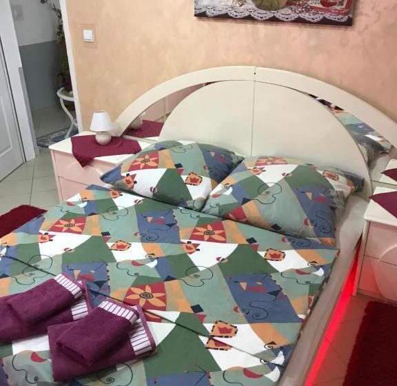 اتاق استاندارد, Guesthouse Rebel