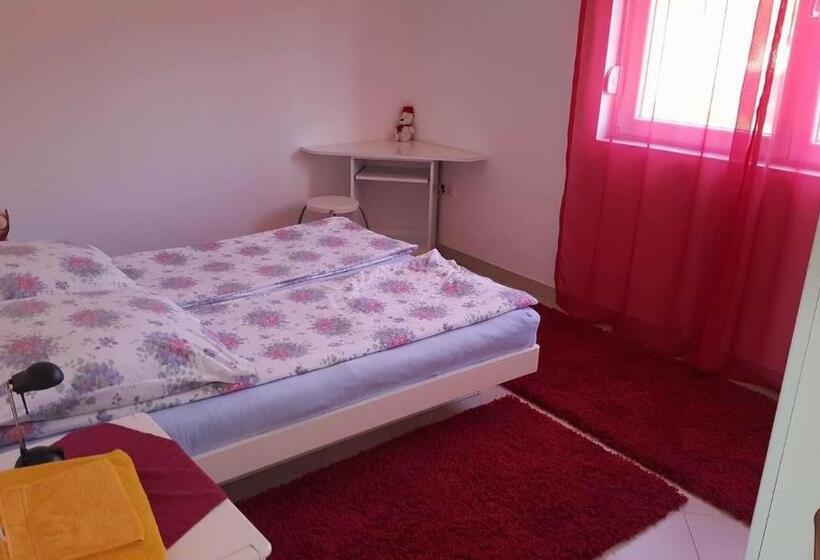 标准间, Guesthouse Rebel