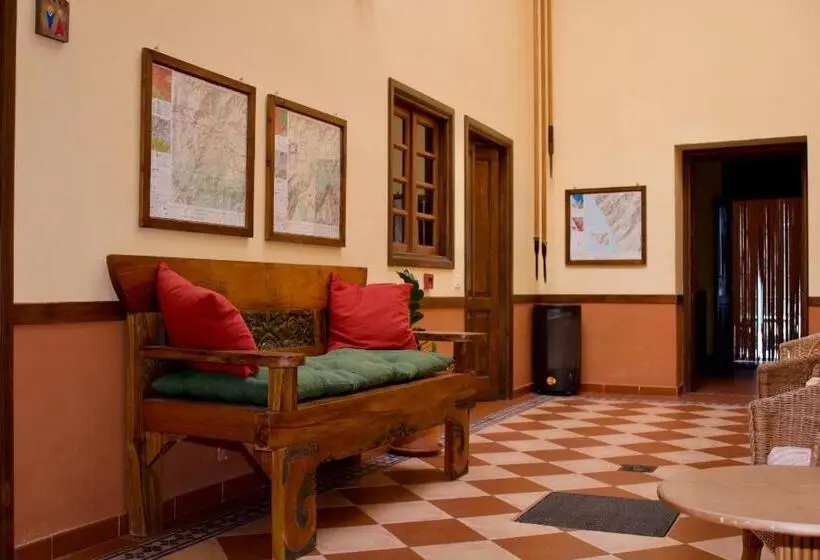 تختخواب در اتاق مشترک, Refugio El Hornillo