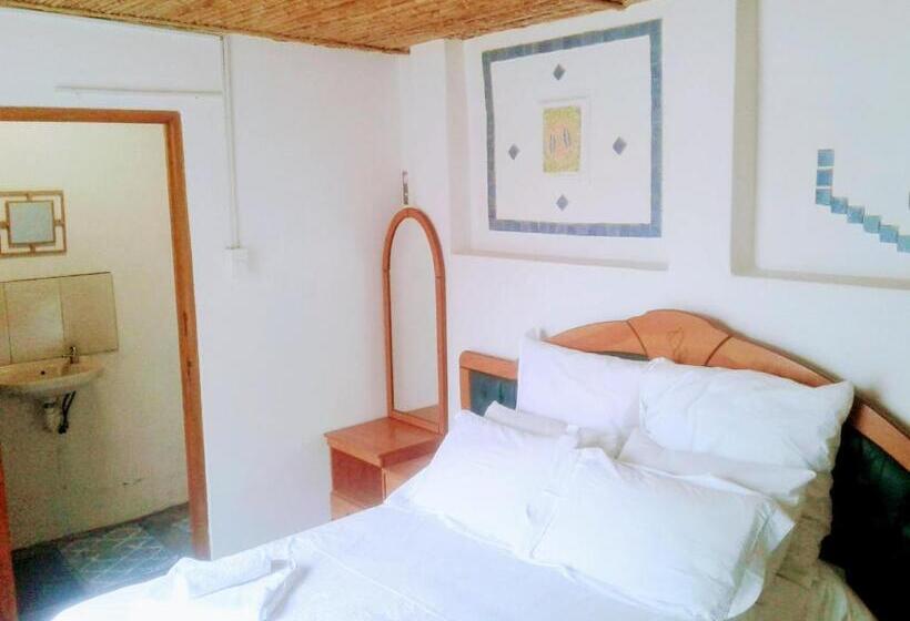 1间卧室的房子, Soli Deo Gloria