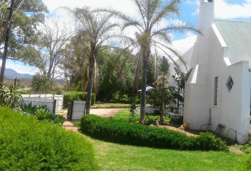 1间卧室的房子, Soli Deo Gloria