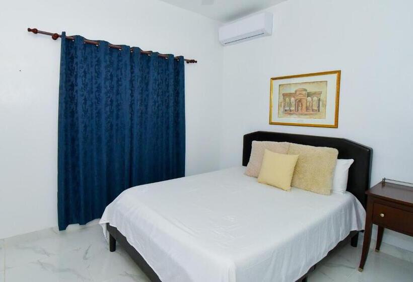 דירת חדר בקומת קרקע, Rosil Place