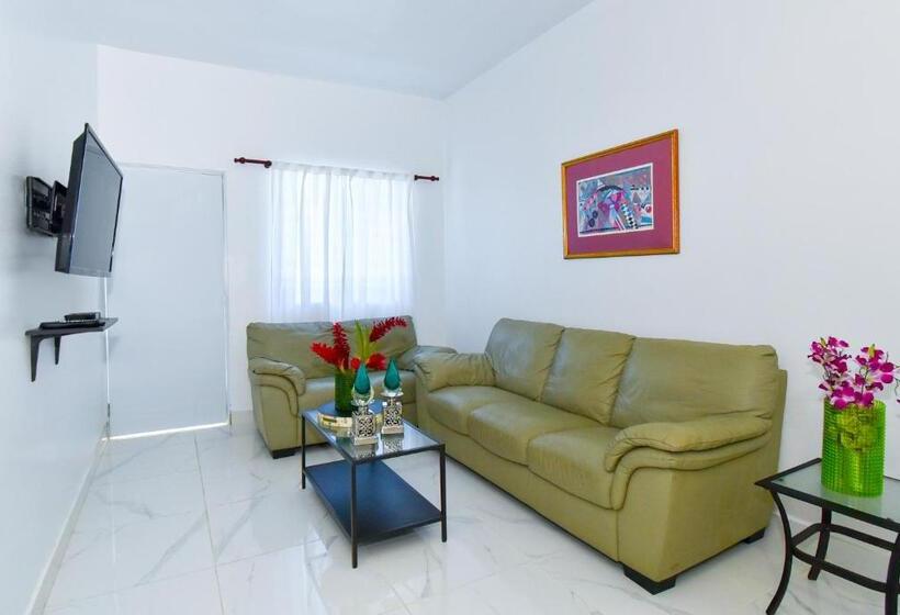 דירת חדר בקומת קרקע, Rosil Place