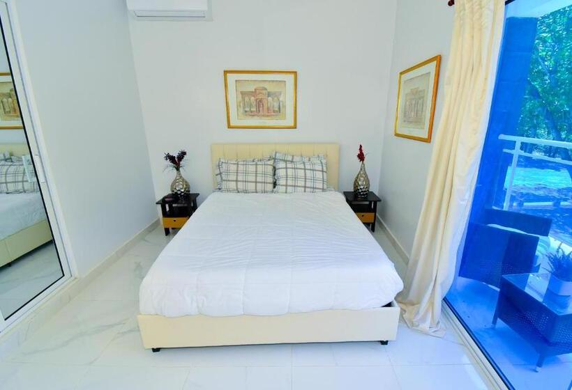 דירת חדר, Rosil Place