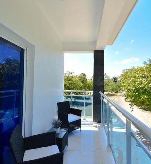 דירת חדר סופריור, Rosil Place