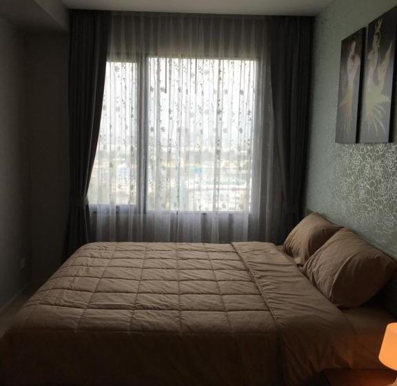 스탠다드 룸, The Gallery