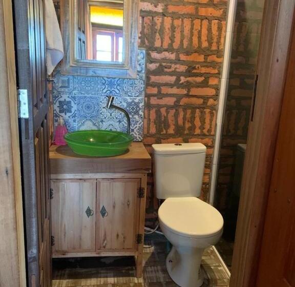 کلبه ییلاقی, Bangalô House Praia Do Rosa Sc