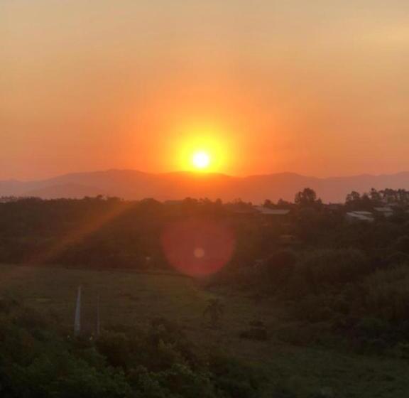 کلبه ییلاقی, Bangalô House Praia Do Rosa Sc