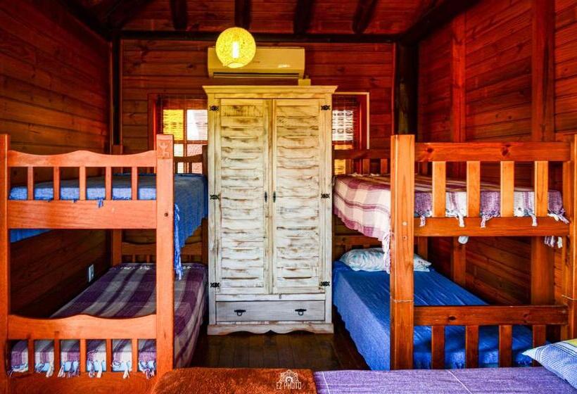 اتاق خانوادگی, Bangalô House Praia Do Rosa Sc