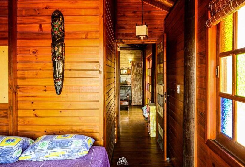 اتاق خانوادگی, Bangalô House Praia Do Rosa Sc