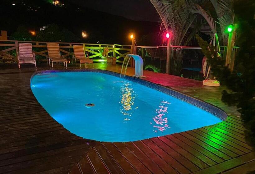 کلبه ییلاقی سوپریور یک خوابه, Bangalô House Praia Do Rosa Sc