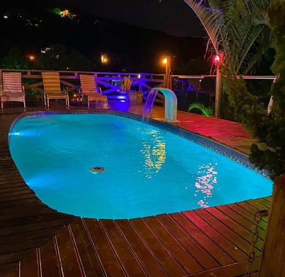 کلبه ییلاقی سوپریور یک خوابه, Bangalô House Praia Do Rosa Sc