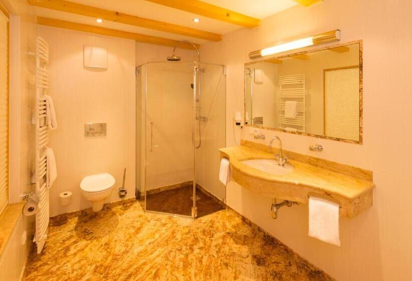 سوئیت با بالکن, Gasthof Ochsalm